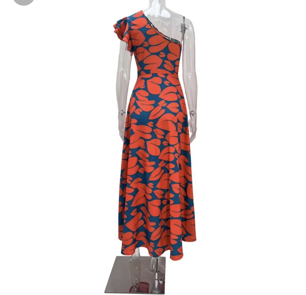 Robe sexy très classe avec des motif fleur et un design époustouflant 