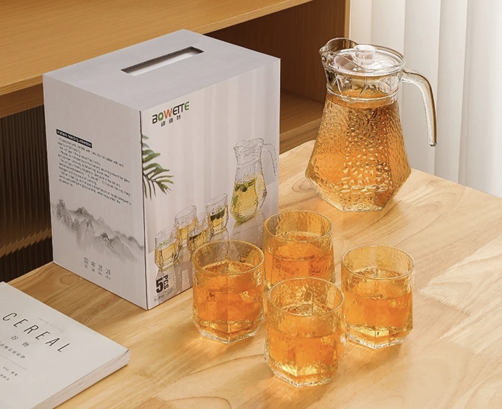 Carafe pour jus de fruit boisson avec un design tres chic / 1 pièces